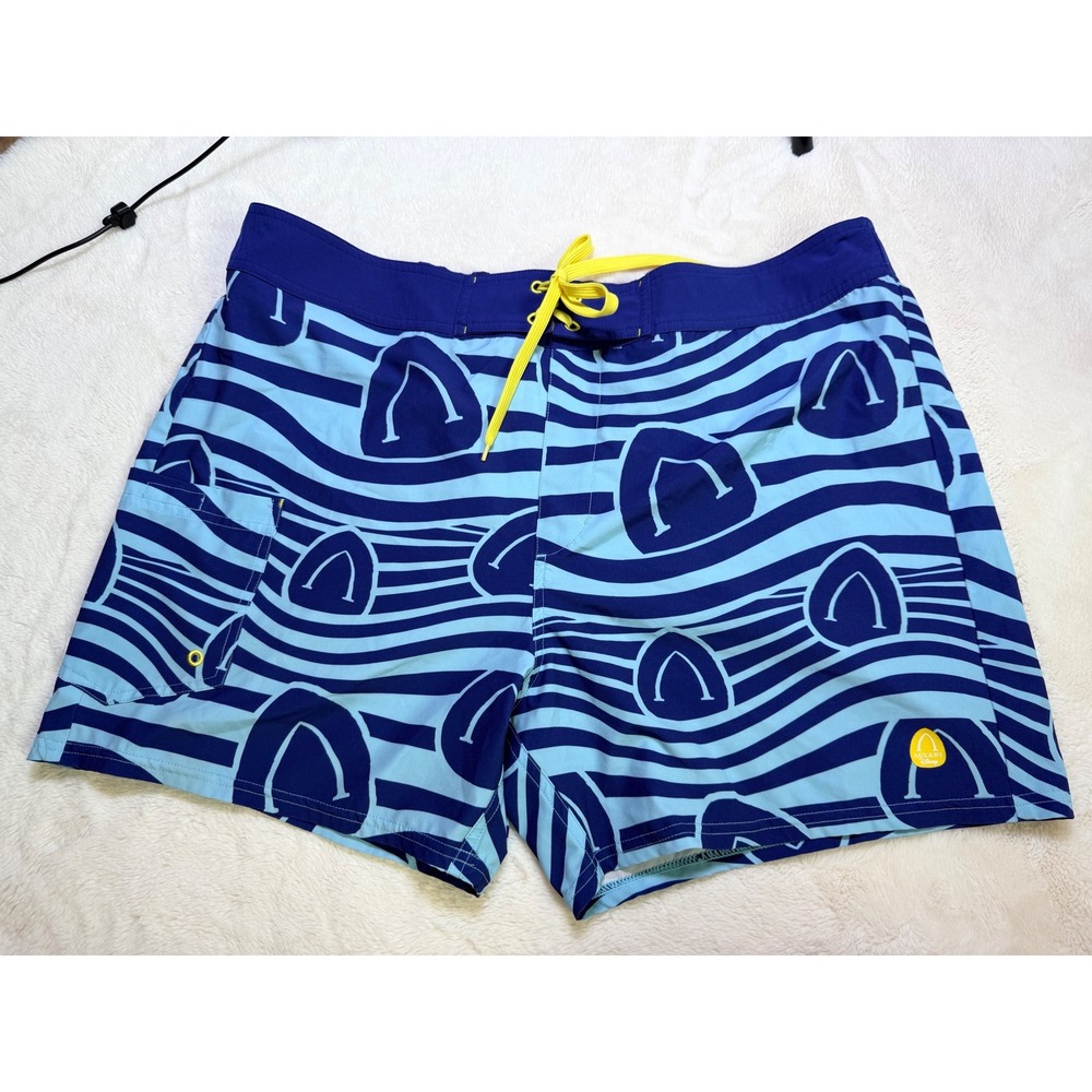 Disney Aulani Resort Men XL Blue Wave Print Board Shorts Swim Trunks Hawaii